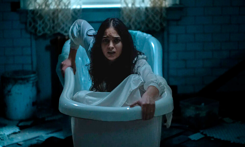 Melissa Barrera repete o bom desempenho de “Pânico” e cumpre com o que lhe foi proposto, mas isso não é o suficiente para cativar o público.